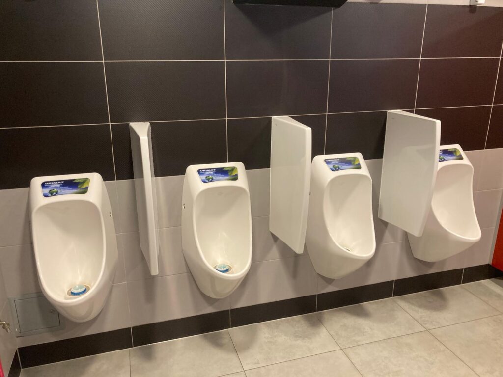 wasserlose Urinale Multikino Lublin_03